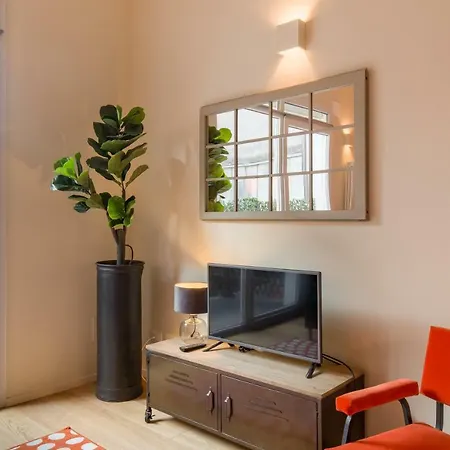Panoramic Roof Apartment *